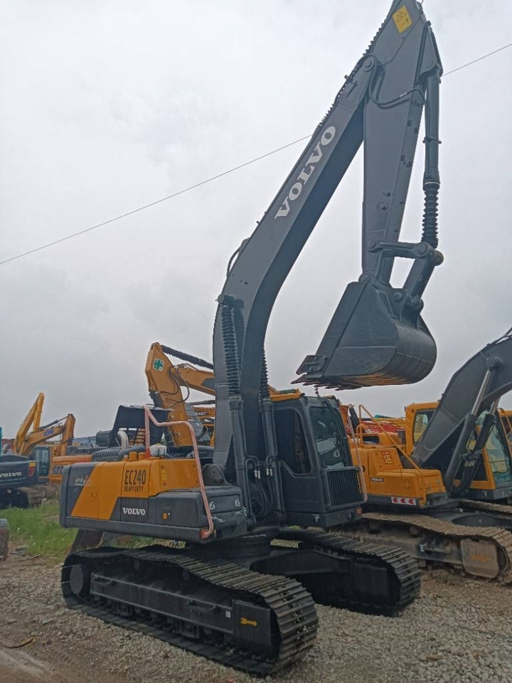 Volvo EC 240 - Crawler excavator: picture 5 Volvo EC 240 - Crawler excavator: picture 5
