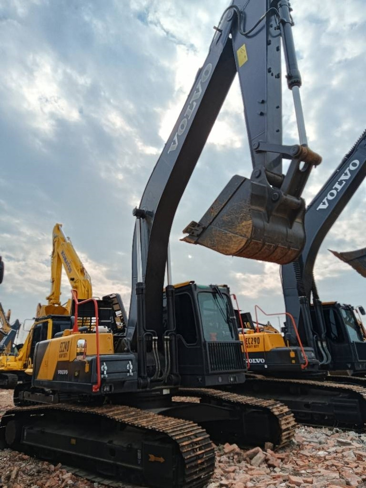 Volvo EC 240 - Crawler excavator: picture 3 Volvo EC 240 - Crawler excavator: picture 3