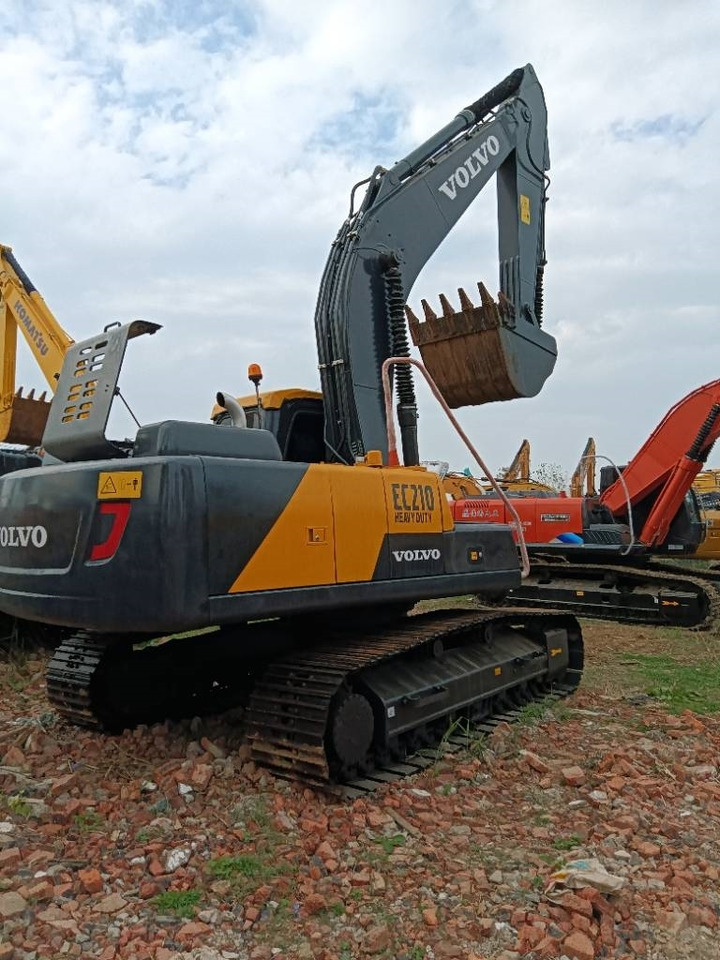 Volvo EC 240 - Crawler excavator: picture 1 Volvo EC 240 - Crawler excavator: picture 1