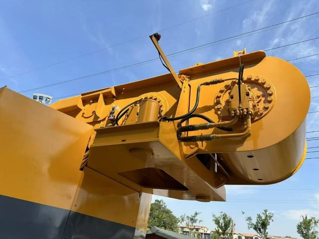XCMG 130K - All terrain crane: picture 2 XCMG 130K - All terrain crane: picture 2