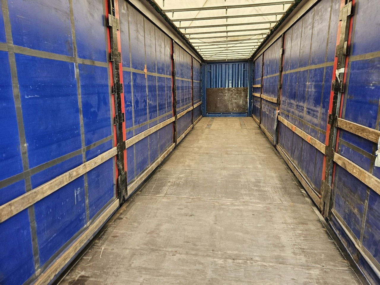 Krone SD - Axles SAF - Curtainsider semi-trailer: picture 5 Krone SD - Axles SAF - Curtainsider semi-trailer: picture 5