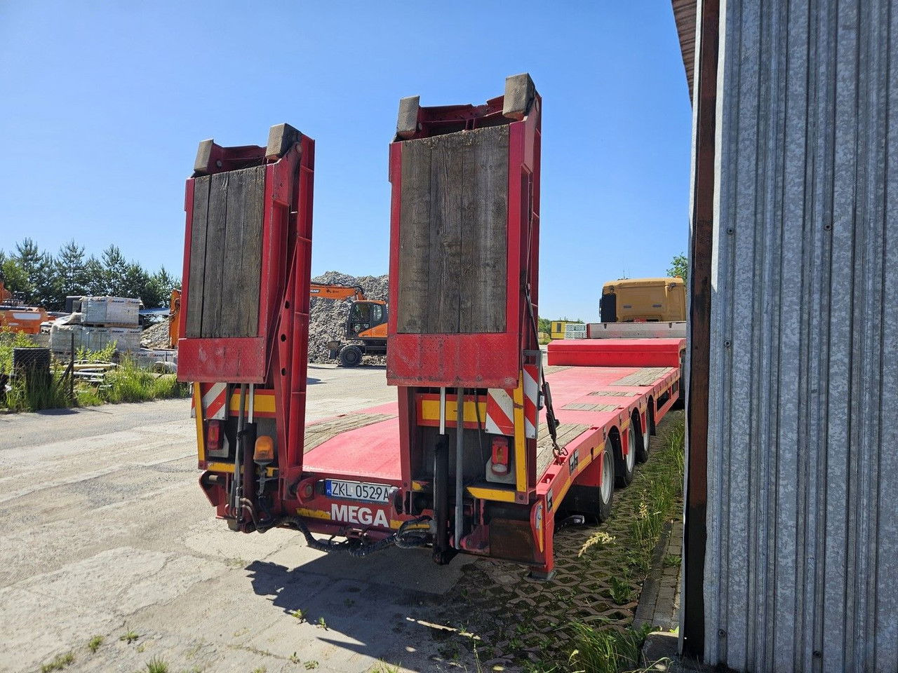 Mega MNN Hydraulic Ramps - Low loader semi-trailer: picture 4 Mega MNN Hydraulic Ramps - Low loader semi-trailer: picture 4