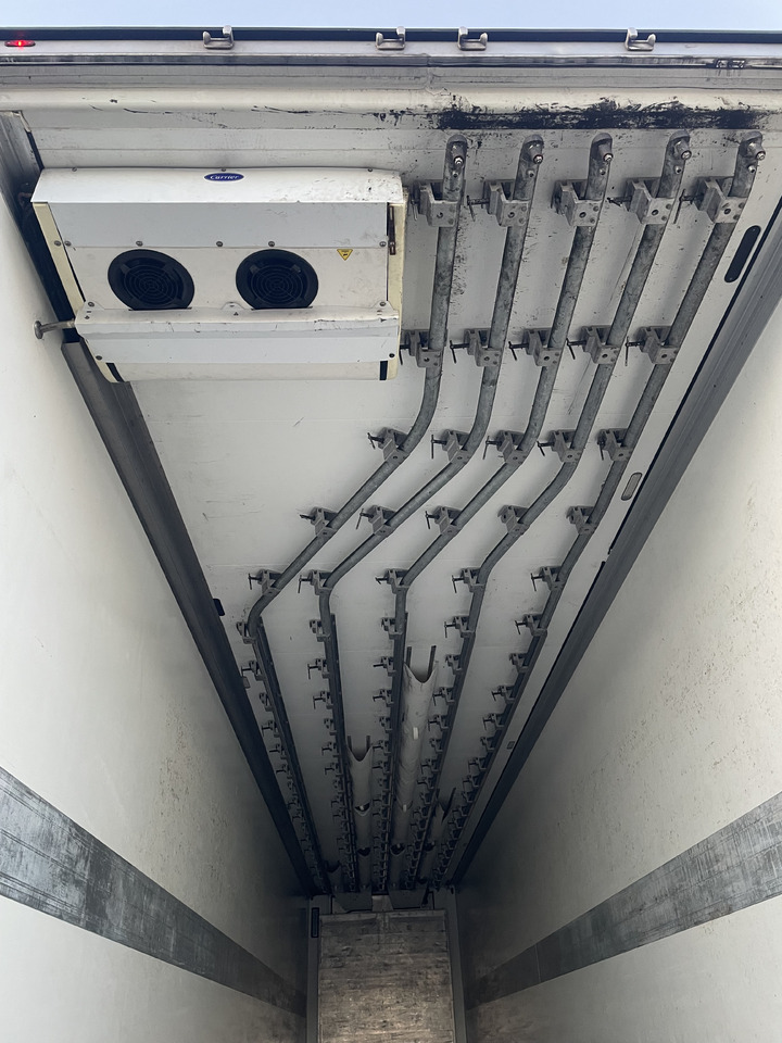 SCHMITZ SKO24 with meat hooks and 2 zone freezer - Refrigerator semi-trailer: picture 3 SCHMITZ SKO24 with meat hooks and 2 zone freezer - Refrigerator semi-trailer: picture 3