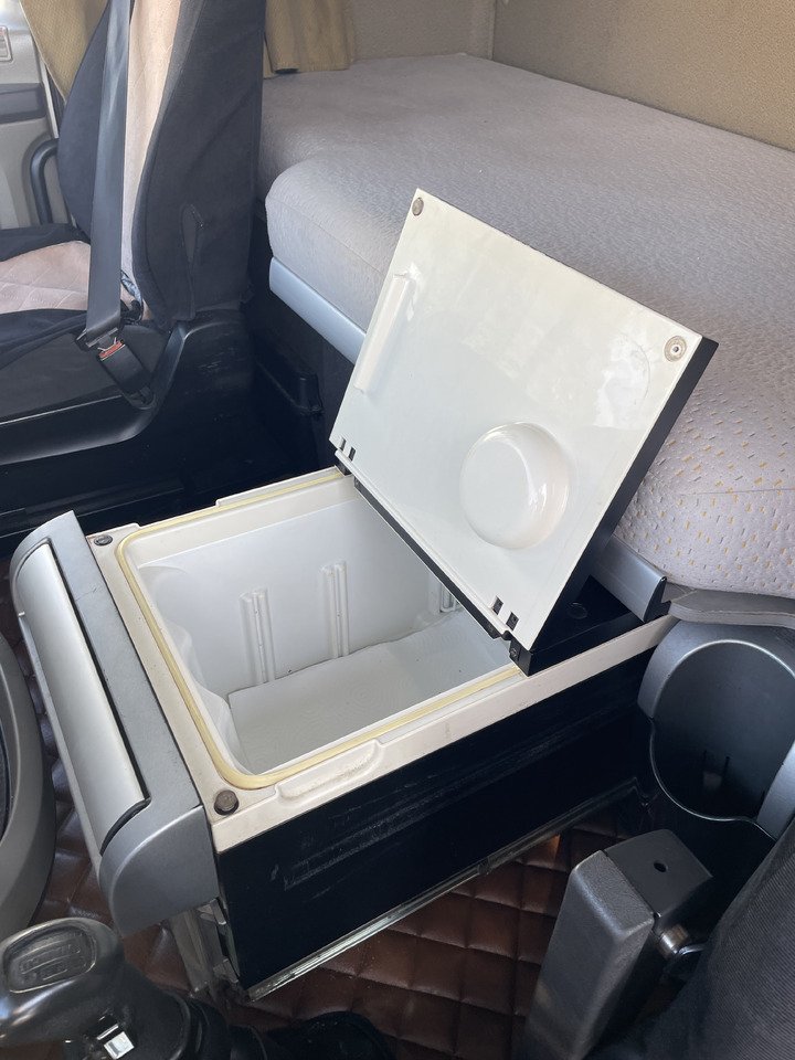 Tractor unit DAF XF105.460 Euro 5 manual gearbox: picture 15