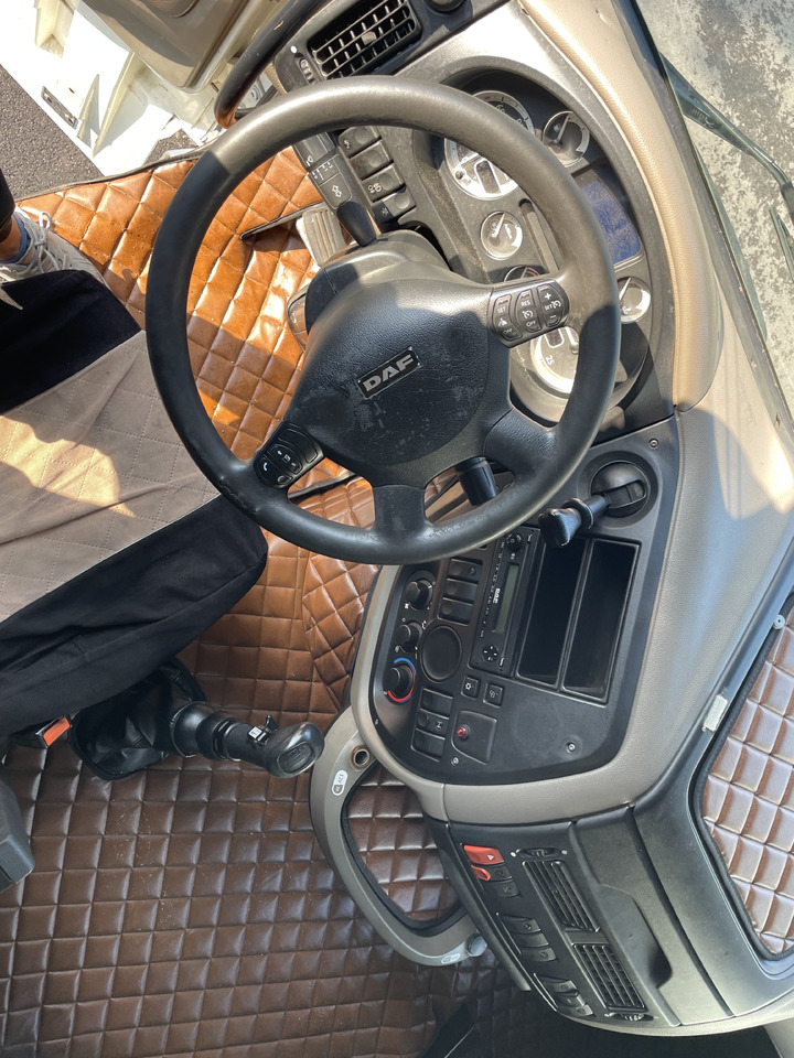 Tractor unit DAF XF105.460 Euro 5 manual gearbox: picture 13