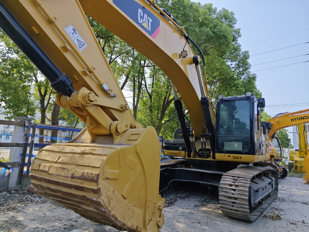 Crawler excavator CATERPILLAR 336D: picture 6