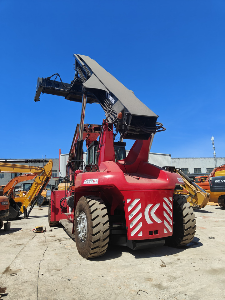 Kalmar DRF450 used Reach stacker container - Construction machinery: picture 5 Kalmar DRF450 used Reach stacker container - Construction machinery: picture 5