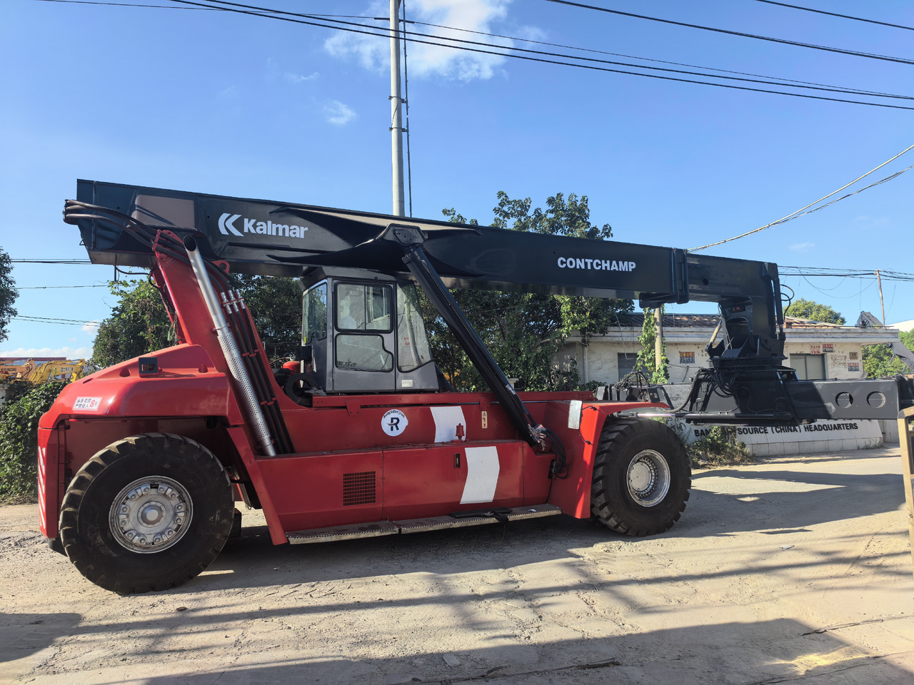 Kalmar DRF450 used Reach stacker container - Construction machinery: picture 3 Kalmar DRF450 used Reach stacker container - Construction machinery: picture 3