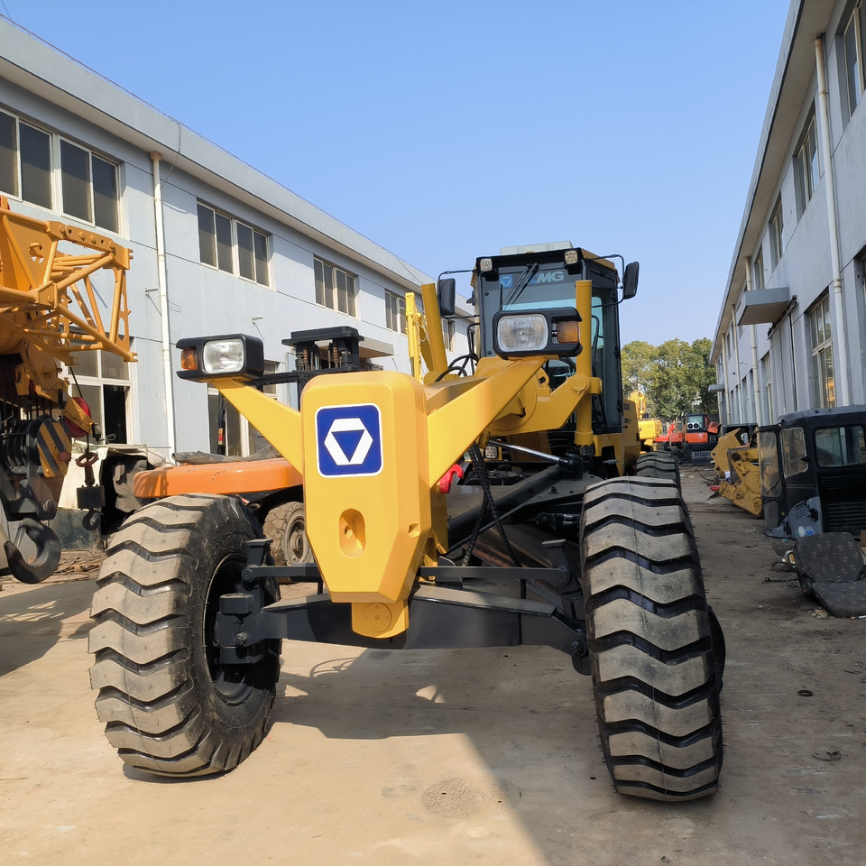 XCMG GR180 MOTOR GRADER - Grader: picture 2 XCMG GR180 MOTOR GRADER - Grader: picture 2