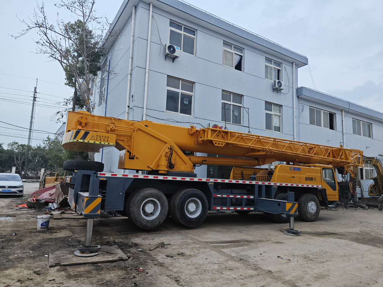 XCMG QY80K 80T TRUCK CRANE - Mobile crane: picture 1 XCMG QY80K 80T TRUCK CRANE - Mobile crane: picture 1