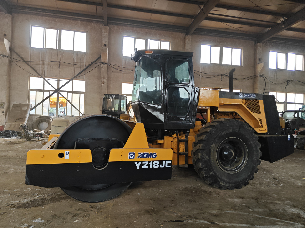 Compactor XCMG YZ18JC: picture 6