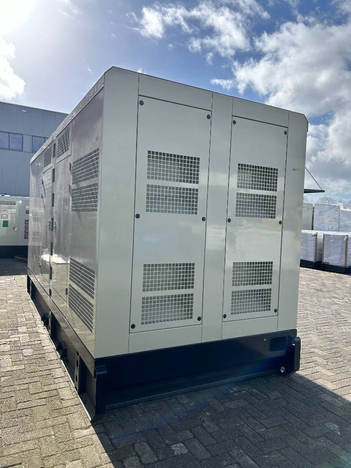 Cummins KTAA19-G6A - 700 kVA Generator - DPX-19848 - Generator set: picture 2 Cummins KTAA19-G6A - 700 kVA Generator - DPX-19848 - Generator set: picture 2