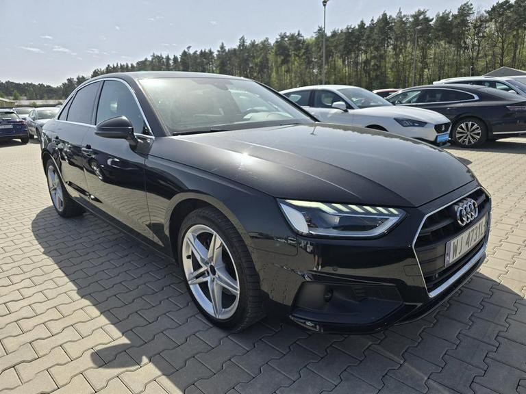 Car AUDI A4 SEDAN: picture 1