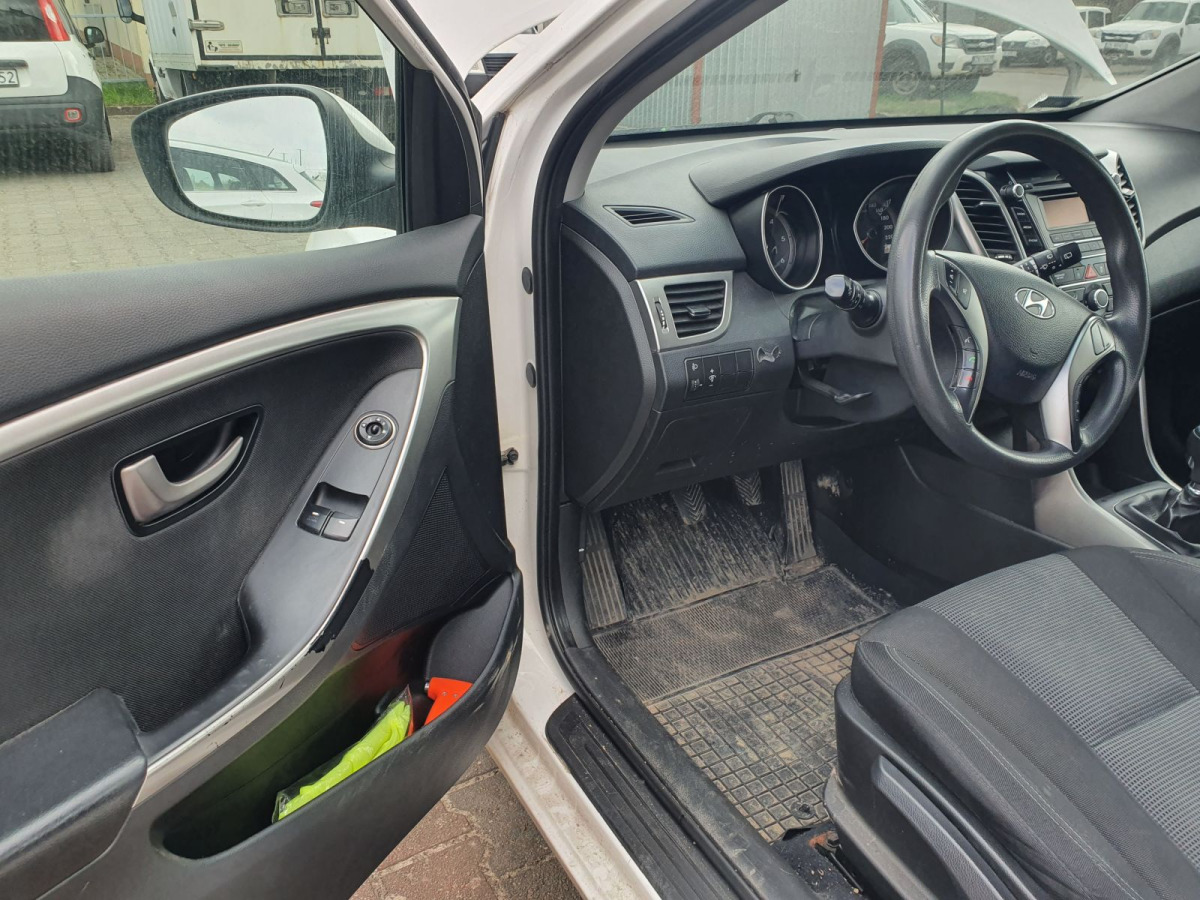 HYUNDAI I30 HATCHBACK - Car: picture 5 HYUNDAI I30 HATCHBACK - Car: picture 5
