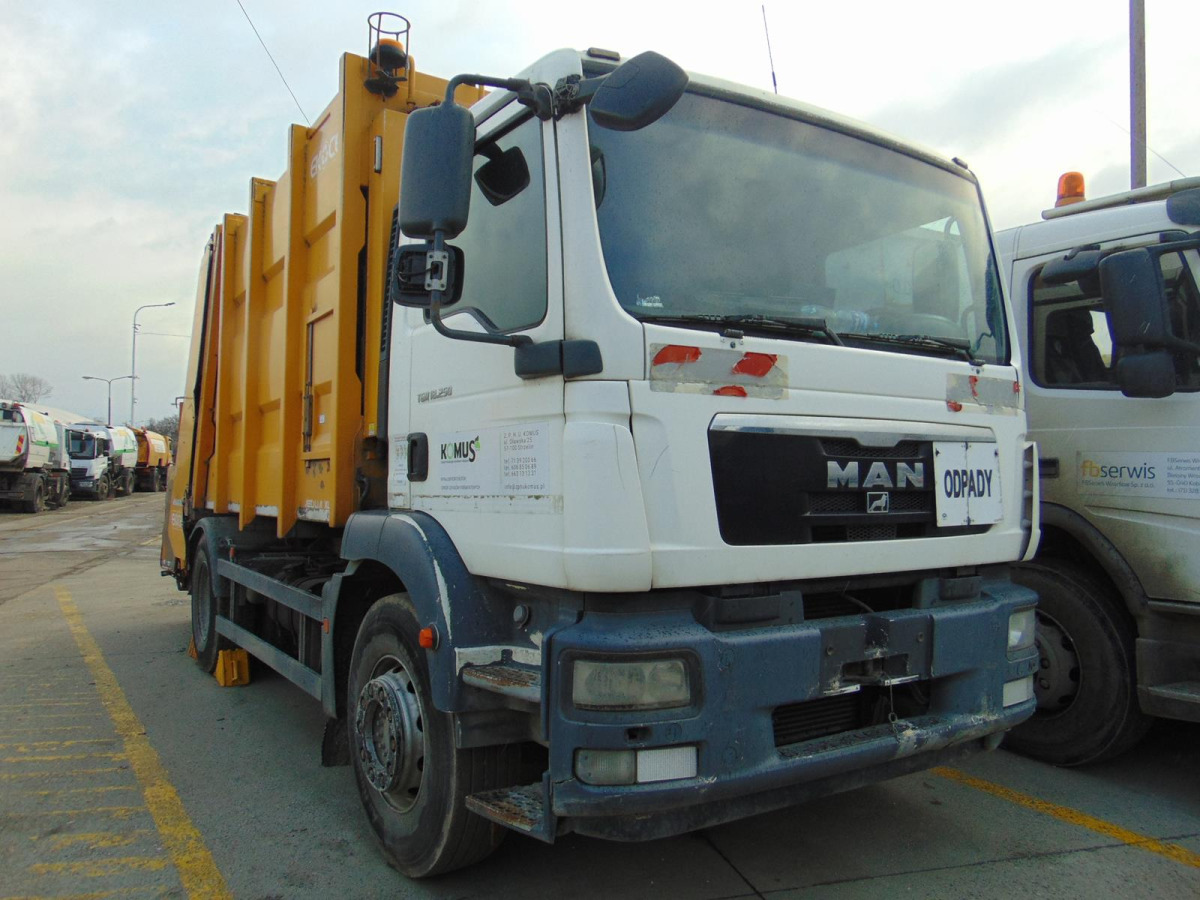 Garbage truck MAN TGM   WYWÓZ ŚMIECI: picture 1