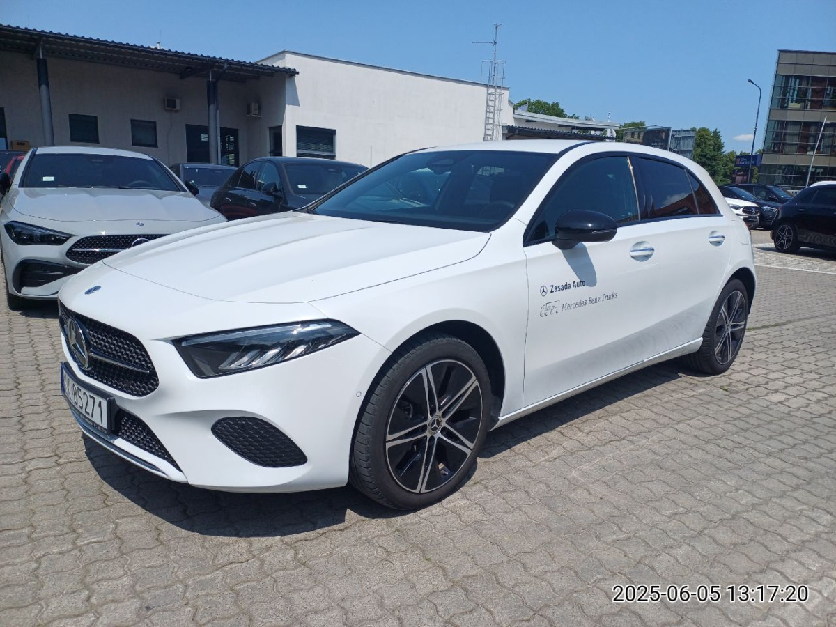 MERCEDES BENZ A 250 HATCHBACK - Hatchback: picture 2 MERCEDES BENZ A 250 HATCHBACK - Hatchback: picture 2