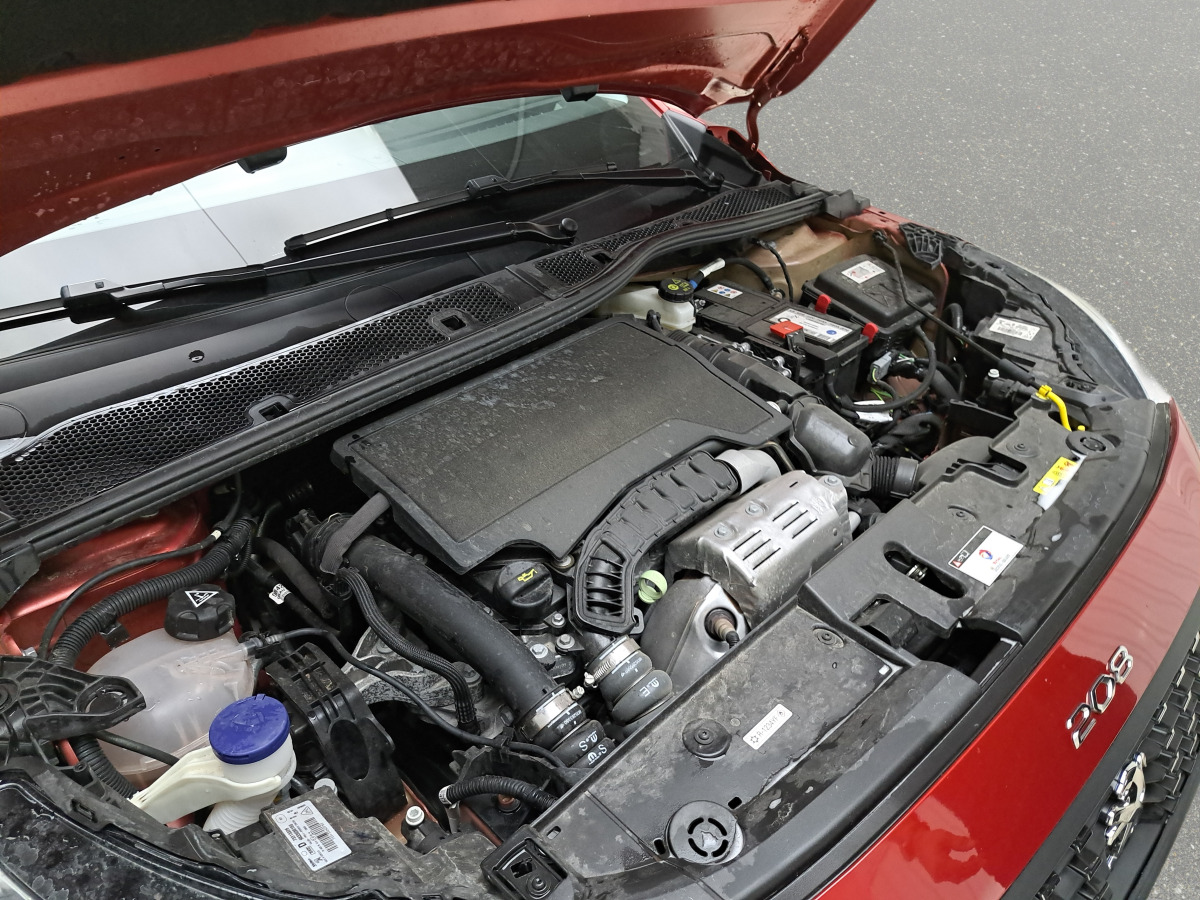 Hatchback PEUGEOT 208 HATCHBACK: picture 15