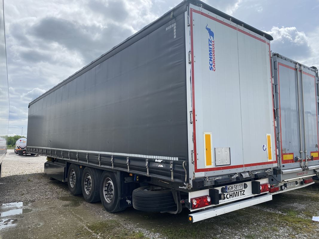 SCHMITZ CARGOBULL SCB S3T FIRANA - Curtainsider trailer: picture 2 SCHMITZ CARGOBULL SCB S3T FIRANA - Curtainsider trailer: picture 2