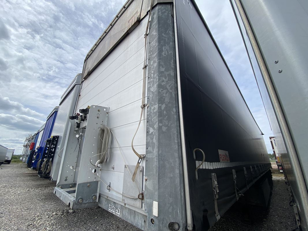 SCHMITZ CARGOBULL SCB S3T FIRANA - Curtainsider trailer: picture 3 SCHMITZ CARGOBULL SCB S3T FIRANA - Curtainsider trailer: picture 3