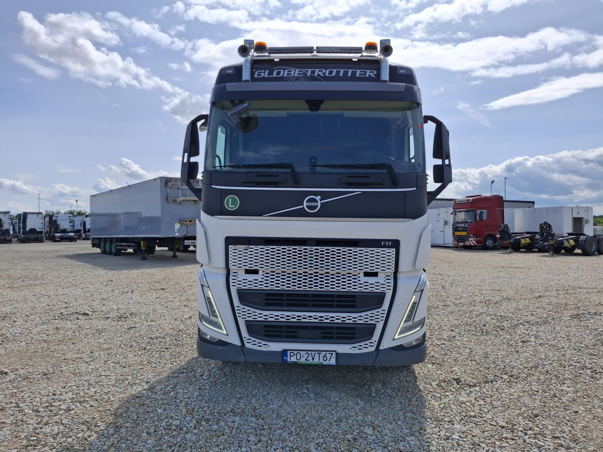VOLVO FH CIĄGNIK SIODŁOWY - Tractor unit: picture 2 VOLVO FH CIĄGNIK SIODŁOWY - Tractor unit: picture 2