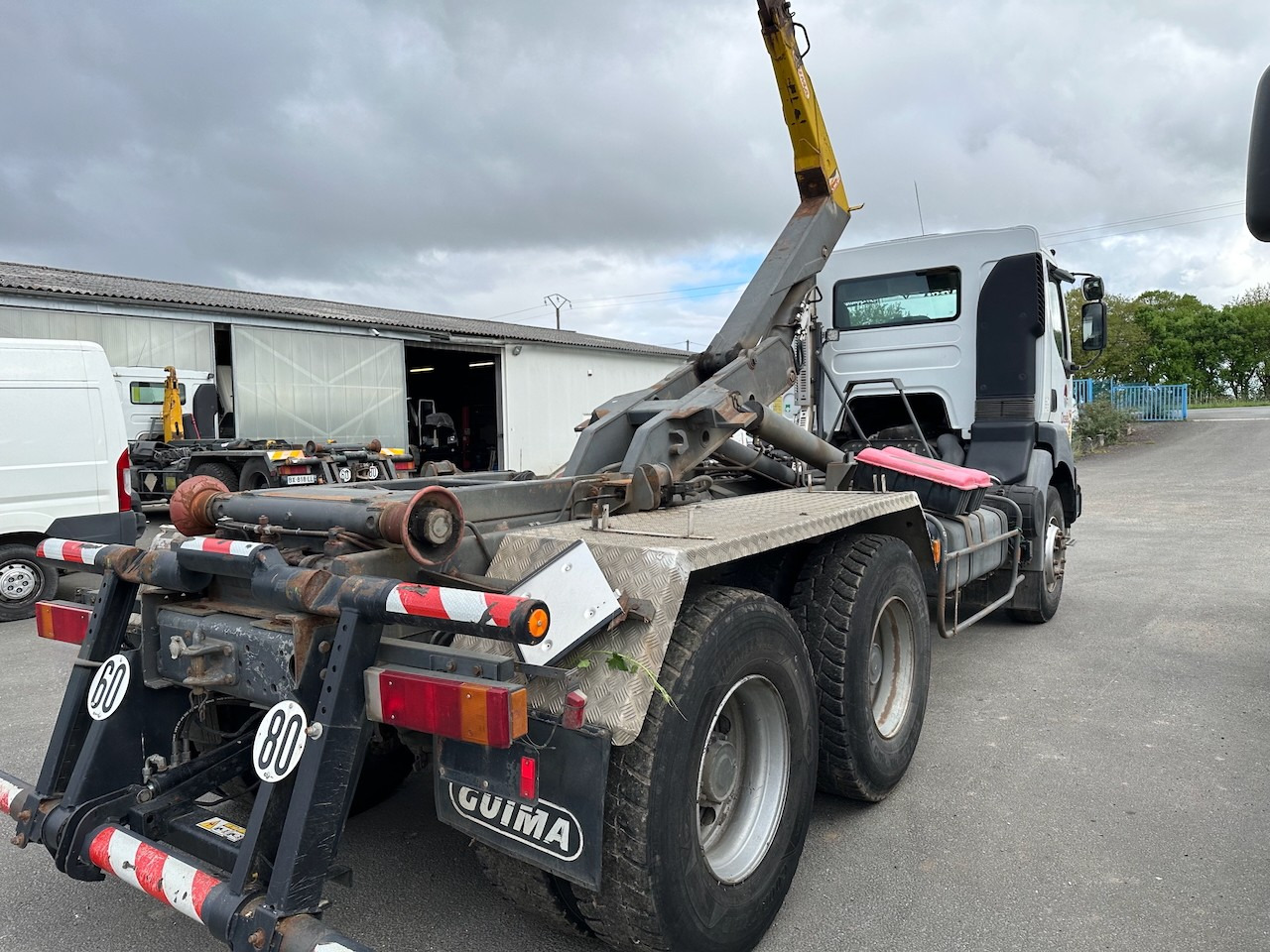 RENAULT KERAX 370 DCI - Hook lift truck: picture 4 RENAULT KERAX 370 DCI - Hook lift truck: picture 4