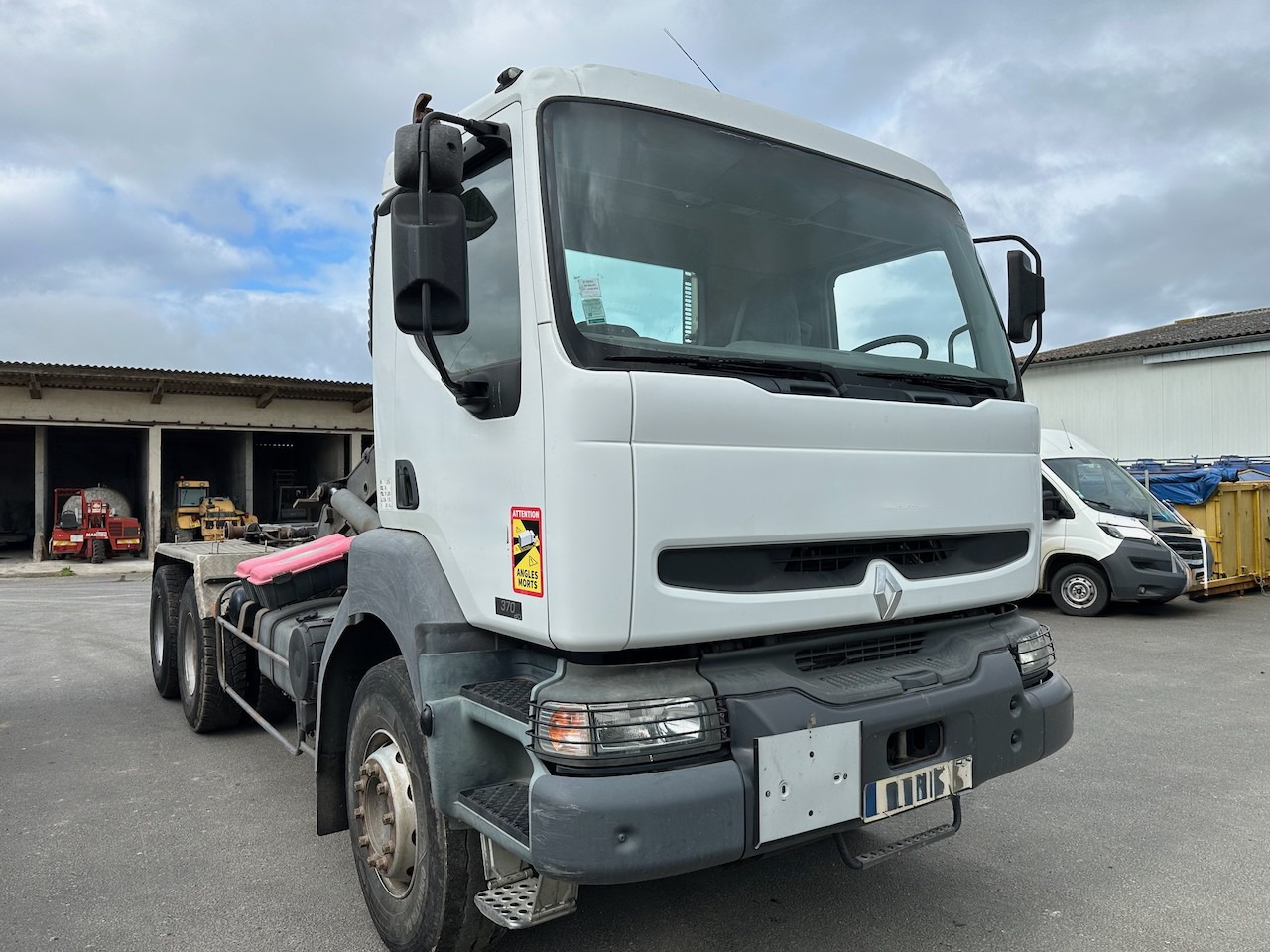 RENAULT KERAX 370 DCI - Hook lift truck: picture 5 RENAULT KERAX 370 DCI - Hook lift truck: picture 5