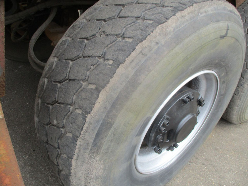 Tipper semi-trailer Fruehauf D33C , 2 axle , Steel tipper trailer , Drum Brakes , Spring suspension: picture 11