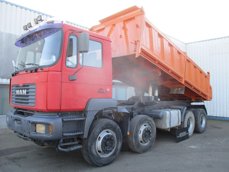 MAN 35.414 , 8x4 , ZF Manual , EURO 3 , 3 way tipper , Spring suspension - Tipper: picture 1 MAN 35.414 , 8x4 , ZF Manual , EURO 3 , 3 way tipper , Spring suspension - Tipper: picture 1