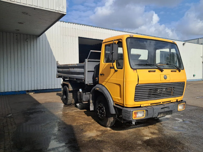 Mercedes-Benz 1213 , 3 Way Tipper , Spring suspension , Manual - Tipper: picture 4 Mercedes-Benz 1213 , 3 Way Tipper , Spring suspension , Manual - Tipper: picture 4