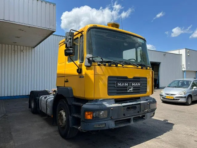 MAN 19.364 F2000 , Belgium Truck , ZF Manual , Euro 2 - Tractor unit: picture 4 MAN 19.364 F2000 , Belgium Truck , ZF Manual , Euro 2 - Tractor unit: picture 4
