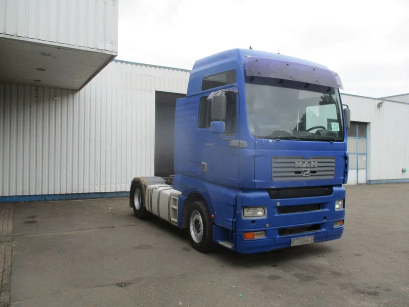 MAN TGA , FOR PARTS ONLY , NO ENGINE AND GEARBOX - Tractor unit: picture 4 MAN TGA , FOR PARTS ONLY , NO ENGINE AND GEARBOX - Tractor unit: picture 4