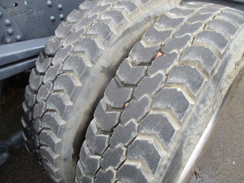 Cab chassis truck Volvo F7 , 6x4 , Manual , Euro 1 , Telma Retarder , Spring suspension: picture 13