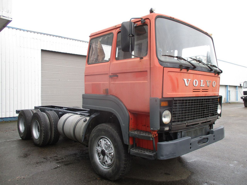 Volvo F7 , 6x4 , Manual , Euro 1 , Telma Retarder , Spring suspension - Cab chassis truck: picture 4 Volvo F7 , 6x4 , Manual , Euro 1 , Telma Retarder , Spring suspension - Cab chassis truck: picture 4