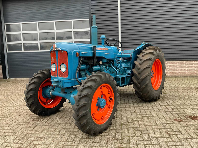 Farm tractor Fordson Super Major Roadless: picture 1