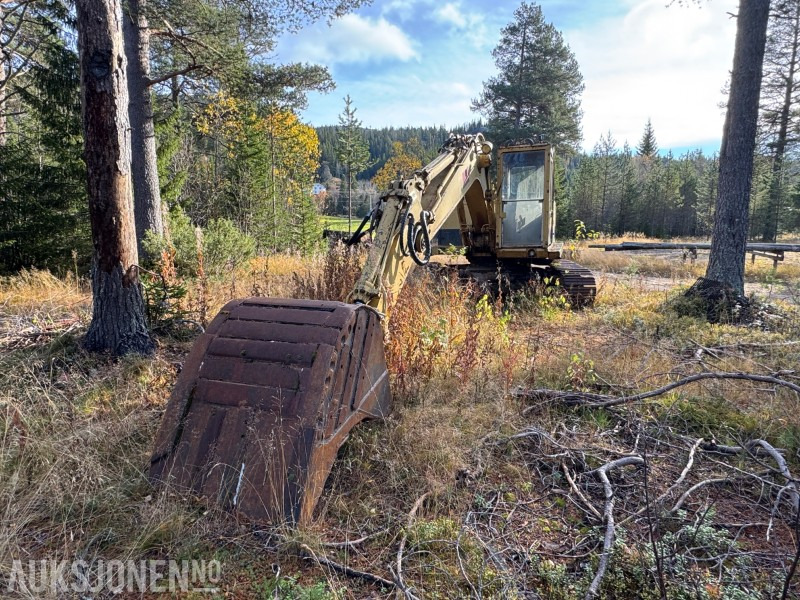 1982 Cat 215 Beltegraver - Excavator: picture 3 1982 Cat 215 Beltegraver - Excavator: picture 3