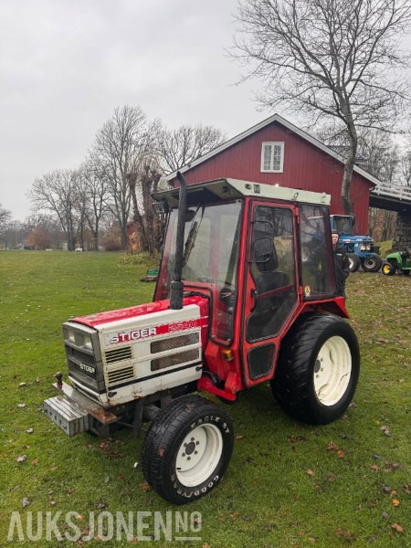 1989 SHIBAURA Stiger 2540 - 4 hjulstrekk - høy og lav serie - Farm tractor: picture 1 1989 SHIBAURA Stiger 2540 - 4 hjulstrekk - høy og lav serie - Farm tractor: picture 1