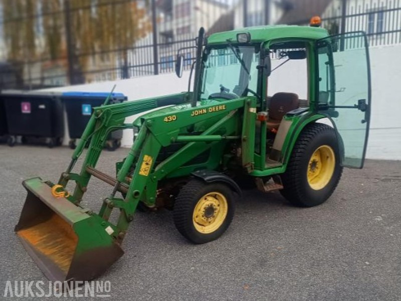 2000 John Deere JD4400 Frontlaster Skuffe Vikplog - Farm tractor: picture 1 2000 John Deere JD4400 Frontlaster Skuffe Vikplog - Farm tractor: picture 1