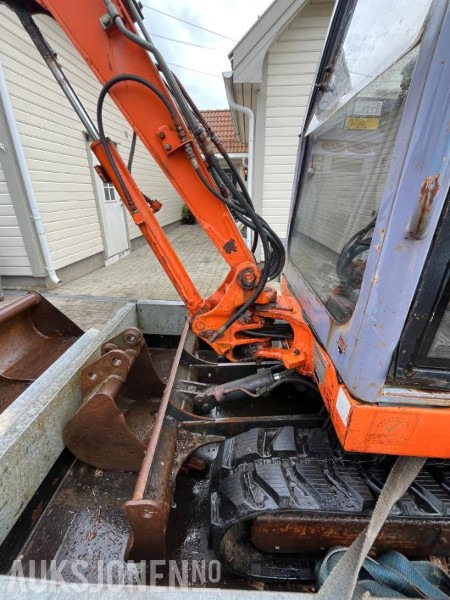 2000 Minigraver - Hitachi EX15 - Mini excavator: picture 4 2000 Minigraver - Hitachi EX15 - Mini excavator: picture 4
