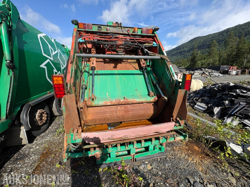 2000 Scania P114 komprimatorbil - renovasjonsbil - bossbil - Garbage truck: picture 5 2000 Scania P114 komprimatorbil - renovasjonsbil - bossbil - Garbage truck: picture 5