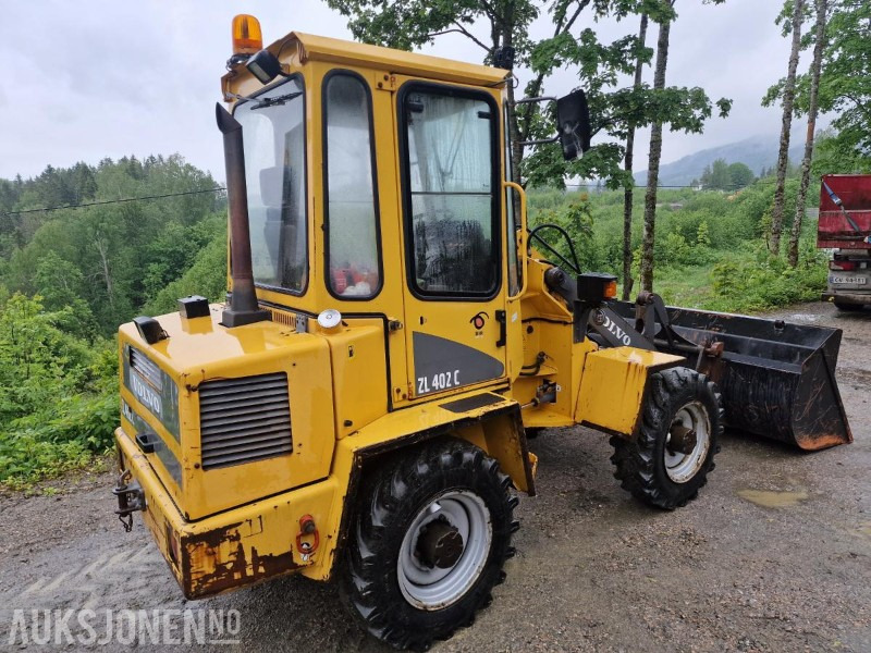 2000 Volvo ZL 402 C hjullaster med snøskuff grusskuff og pallegafler - Wheel loader: picture 5 2000 Volvo ZL 402 C hjullaster med snøskuff grusskuff og pallegafler - Wheel loader: picture 5