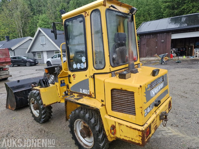 2000 Volvo ZL 402 C hjullaster med snøskuff grusskuff og pallegafler - Wheel loader: picture 3 2000 Volvo ZL 402 C hjullaster med snøskuff grusskuff og pallegafler - Wheel loader: picture 3