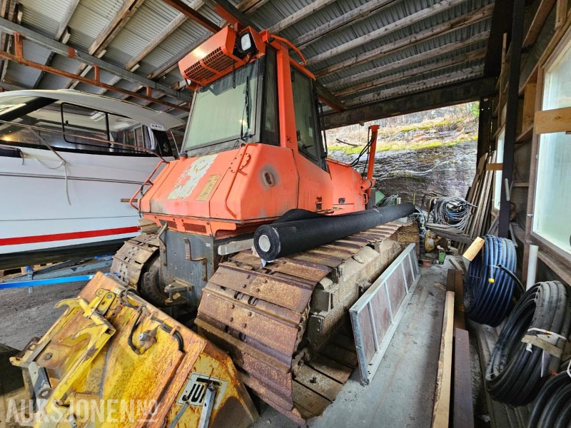 2003 NEW HOLLAND D180 BULLDOZER - Construction equipment: picture 1 2003 NEW HOLLAND D180 BULLDOZER - Construction equipment: picture 1