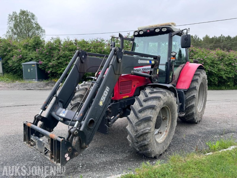 2004 Massey Ferguson 6480 Dynashift - Frontlaster med hydraulisk redskapslås - Fronthydraulikk - 40 km - Fjærende hytte - tredje funksjon - Farm tractor: picture 1 2004 Massey Ferguson 6480 Dynashift - Frontlaster med hydraulisk redskapslås - Fronthydraulikk - 40 km - Fjærende hytte - tredje funksjon - Farm tractor: picture 1