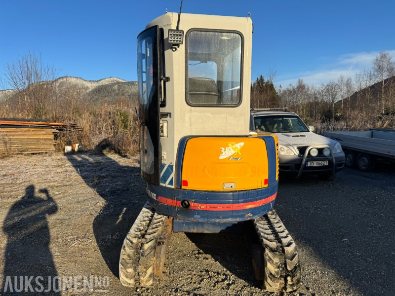 2007 IHI 35NX2 GRAVEMANSKIN MED 2 SKUFFER OG MASKINHENGER TIL TRAKTOR - Mini excavator: picture 4 2007 IHI 35NX2 GRAVEMANSKIN MED 2 SKUFFER OG MASKINHENGER TIL TRAKTOR - Mini excavator: picture 4