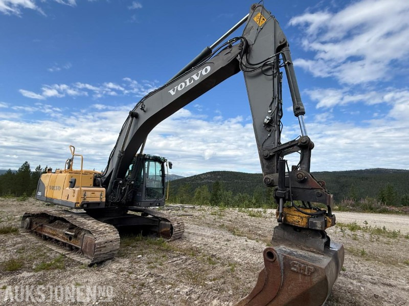 Excavator 2008 Volvo EC240CL: picture 8