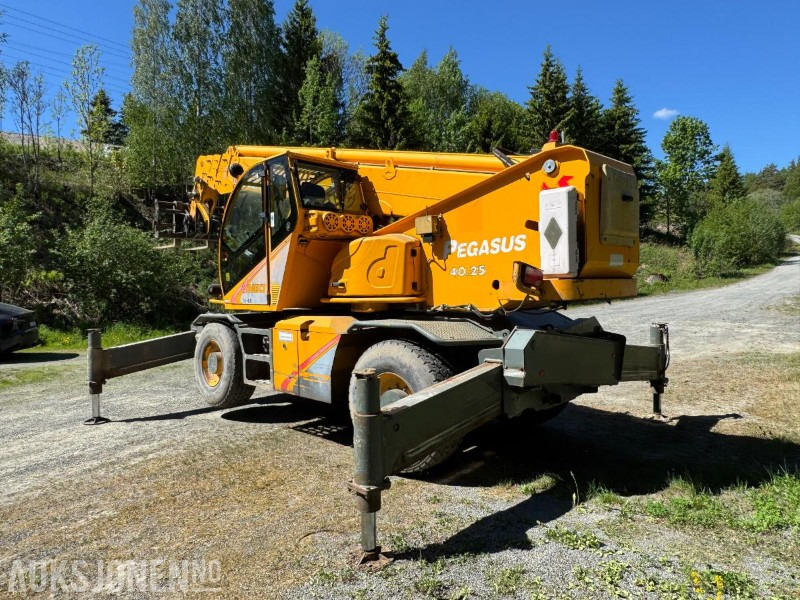 2009 Dieci Pegasus 40.25 rundtomsvingende teleskoptruck med kurv / vinsj / pallegaffler - Telescopic handler: picture 3 2009 Dieci Pegasus 40.25 rundtomsvingende teleskoptruck med kurv / vinsj / pallegaffler - Telescopic handler: picture 3