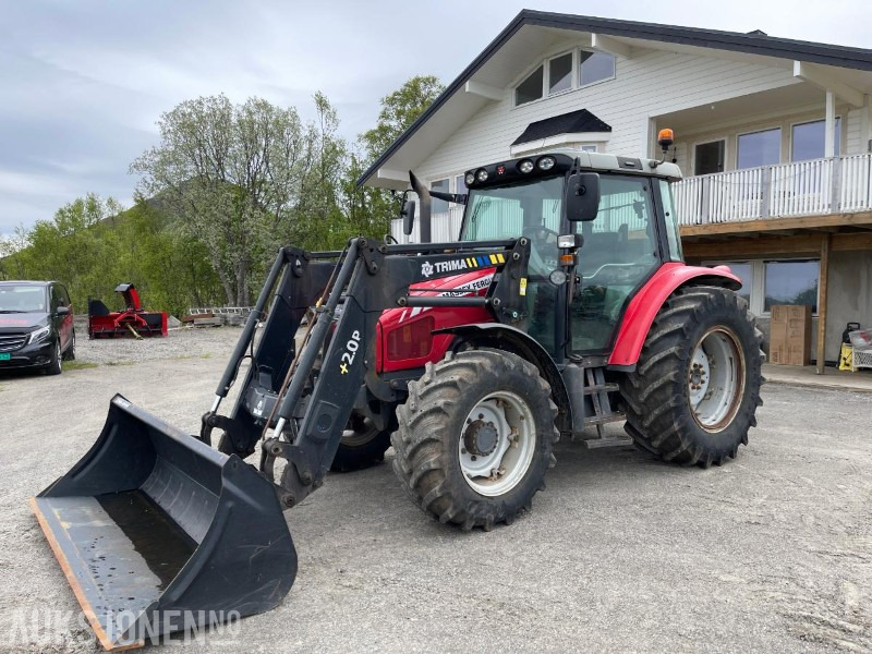 Farm tractor 2009 Massey Ferguson MF 5435 Dyna-4 Med frontlaster og snøskuffe: picture 1