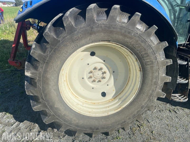 Farm tractor 2009 New Holland T6070 - med frontlaster: picture 14