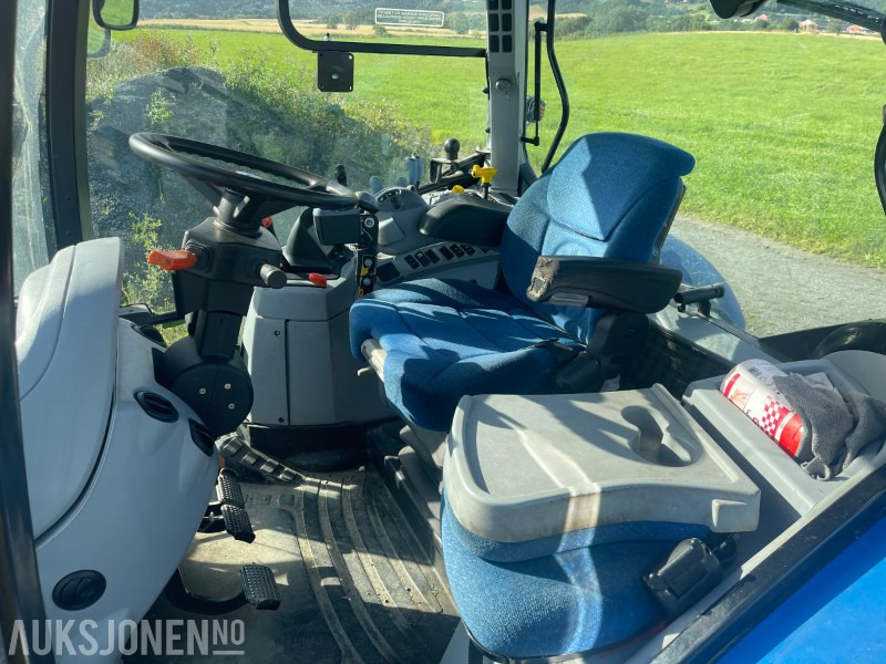 Farm tractor 2009 New Holland T6070 - med frontlaster: picture 17