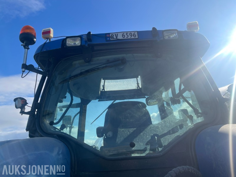 Farm tractor 2009 New Holland T6070 - med frontlaster: picture 16